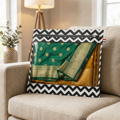 Lukzer 12 Pcs Zigzag Printed Big Size with Zip Closure & Transparent Window Saree Covers (Non-Woven)